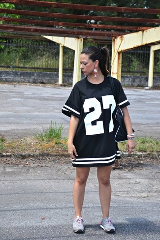 С чем носить черное повседневное платье