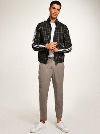 С чем носить черный бомбер в клетку мужчине