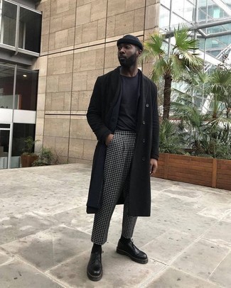 С чем носить черные брюки чинос в клетку