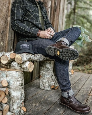 С чем носить черную рубашку с длинным рукавом в клетку мужчине