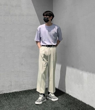 С чем носить черные низкие кеды в клетку мужчине