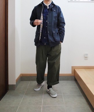 С чем носить черные слипоны в клетку мужчине