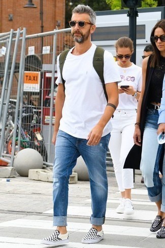 С чем носить черные слипоны в клетку мужчине