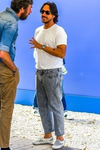 С чем носить черные слипоны в клетку мужчине