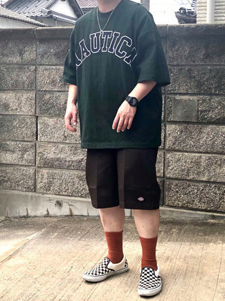 С чем носить черные кеды в клетку мужчине