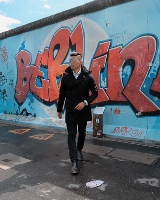 Какие плащи носить с черными ботинками челси мужчине