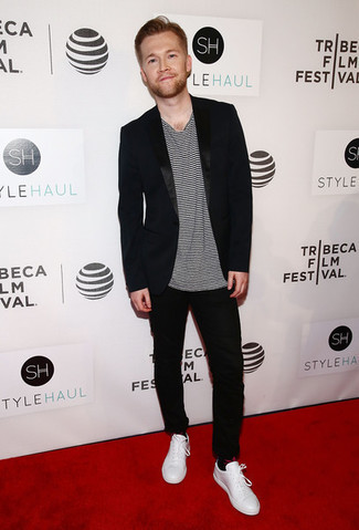 Как носить черные брюки чинос с черным пиджаком