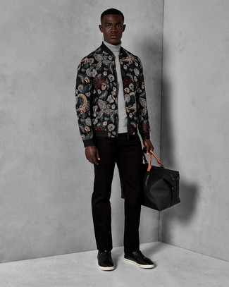 Как носить черные брюки чинос с черным бомбером