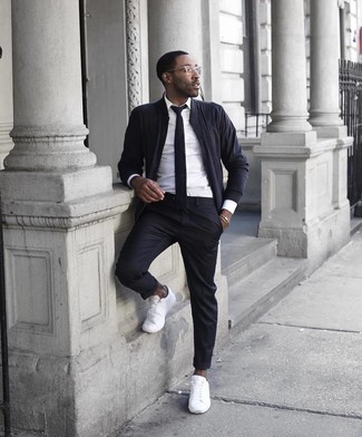 Какие бомберы носить с черными брюками чинос