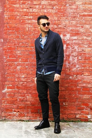 Какие кардиганы носить с черными брюками чинос