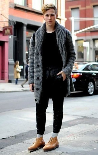 Какие кардиганы носить с черными брюками чинос