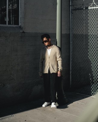 Какие кардиганы носить с черными брюками чинос