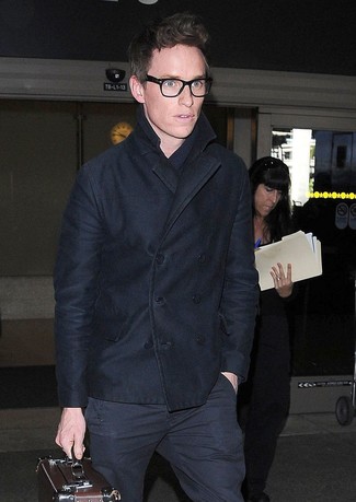 Какое полупальто носить с черными брюками чинос