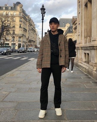 Какое полупальто носить с черными брюками чинос