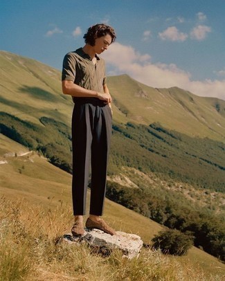 Какие футболки-поло носить с черными брюками чинос