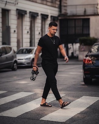 Какие сандалии носить с черными брюками чинос