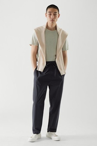 Какие свитшоты носить с черными брюками чинос