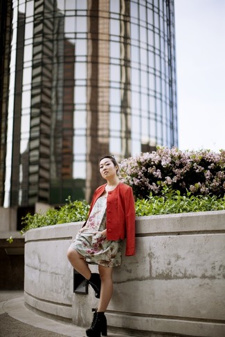 С чем носить черные массивные ботильоны на шнуровке