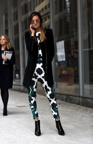 Какие комбинезоны носить с черным пальто