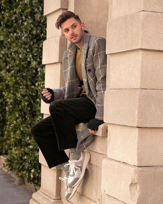 С чем носить черные вельветовые брюки чинос