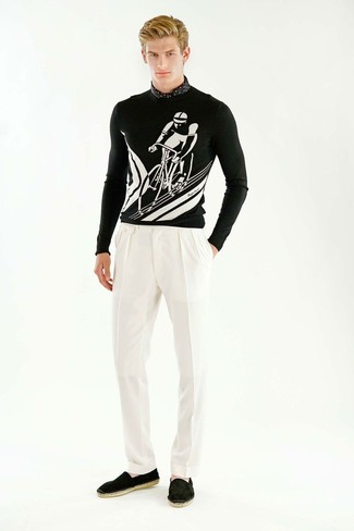 Какие эспадрильи носить с черным свитером с круглым вырезом мужчине