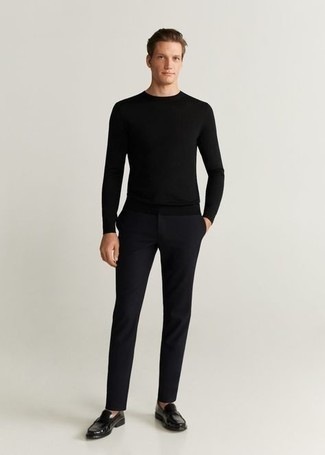 Какие лоферы носить с черным свитером с круглым вырезом мужчине