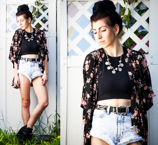 Какие ботильоны носить с черным укороченным топом