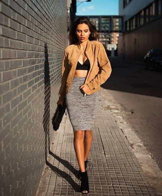 Какие бомберы носить с черным укороченным топом