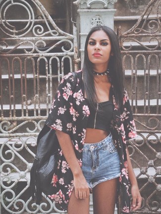 Какие шорты носить с черным укороченным топом