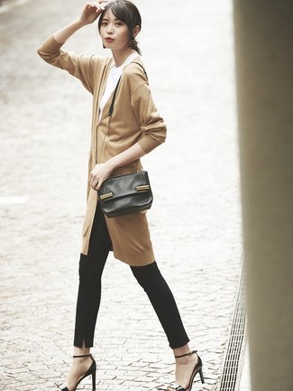 С чем носить черную сумку через плечо