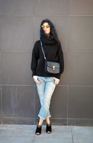 С чем носить черные замшевые ботильоны с вырезом