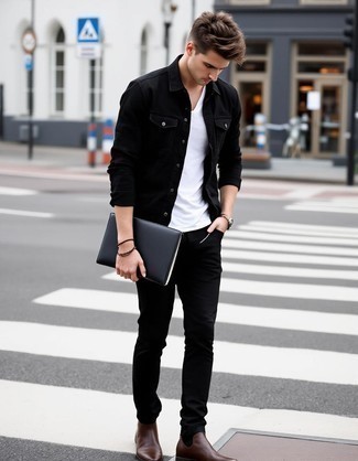 С чем носить черную джинсовую куртку мужчине