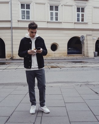 С чем носить черную джинсовую куртку мужчине