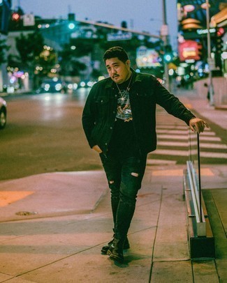 С чем носить черную джинсовую куртку мужчине