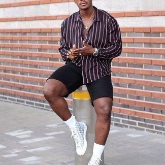 С чем носить черные джинсовые шорты мужчине