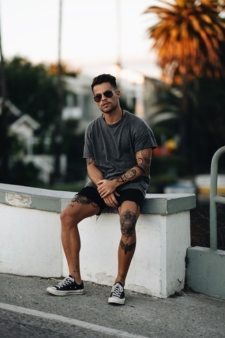 С чем носить черные джинсовые шорты мужчине