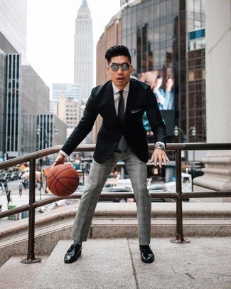 Какие пиджаки носить с черными туфлями дерби