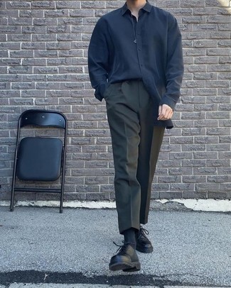 Какие брюки чинос носить с черными туфлями дерби