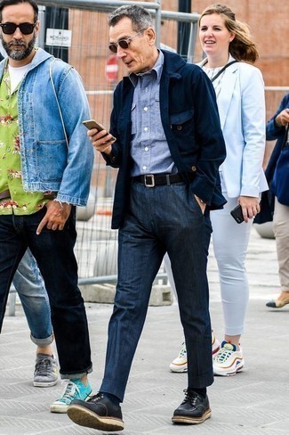 Какие полевые куртки носить с черными туфлями дерби