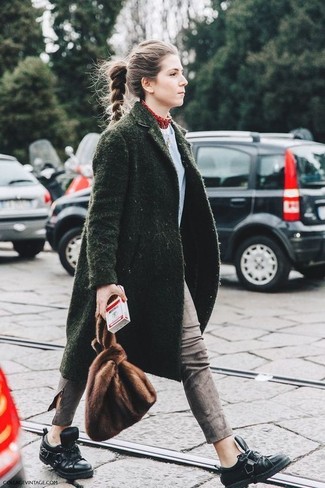 С чем носить черные туфли дерби женщине