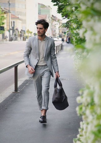 Какие футболки-поло носить с черными туфлями дерби