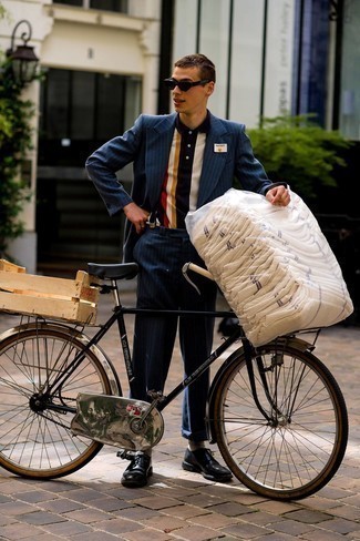 Какие футболки-поло носить с черными туфлями дерби