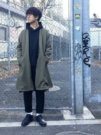 Какие дождевики носить с черными туфлями дерби