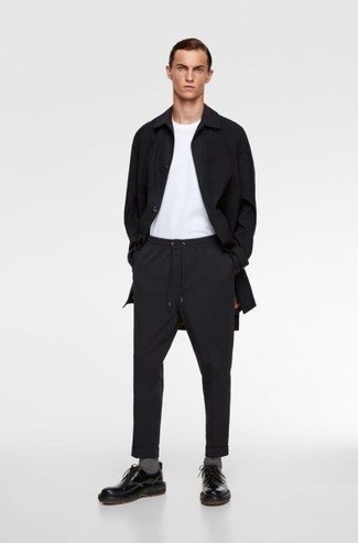 Какие дождевики носить с черными туфлями дерби