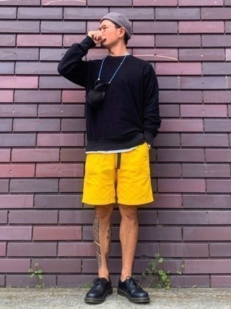 Какие свитшоты носить с черными туфлями дерби