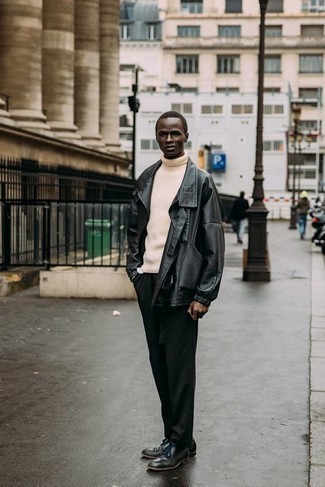 Какие водолазки носить с черными туфлями дерби