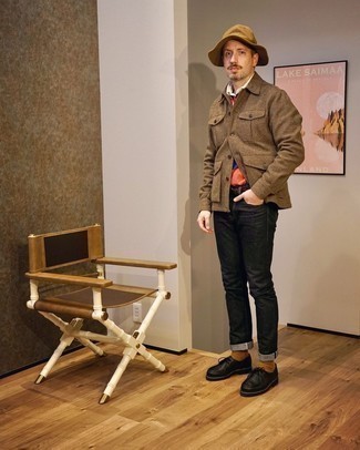 С чем носить черные ботинки дезерты