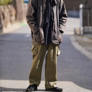 С чем носить черные ботинки дезерты