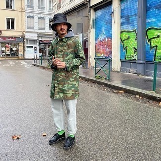 Какие дождевики носить с черными ботинками дезертами