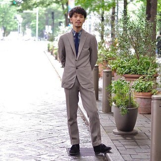 Какие костюмы носить с черными ботинками дезертами